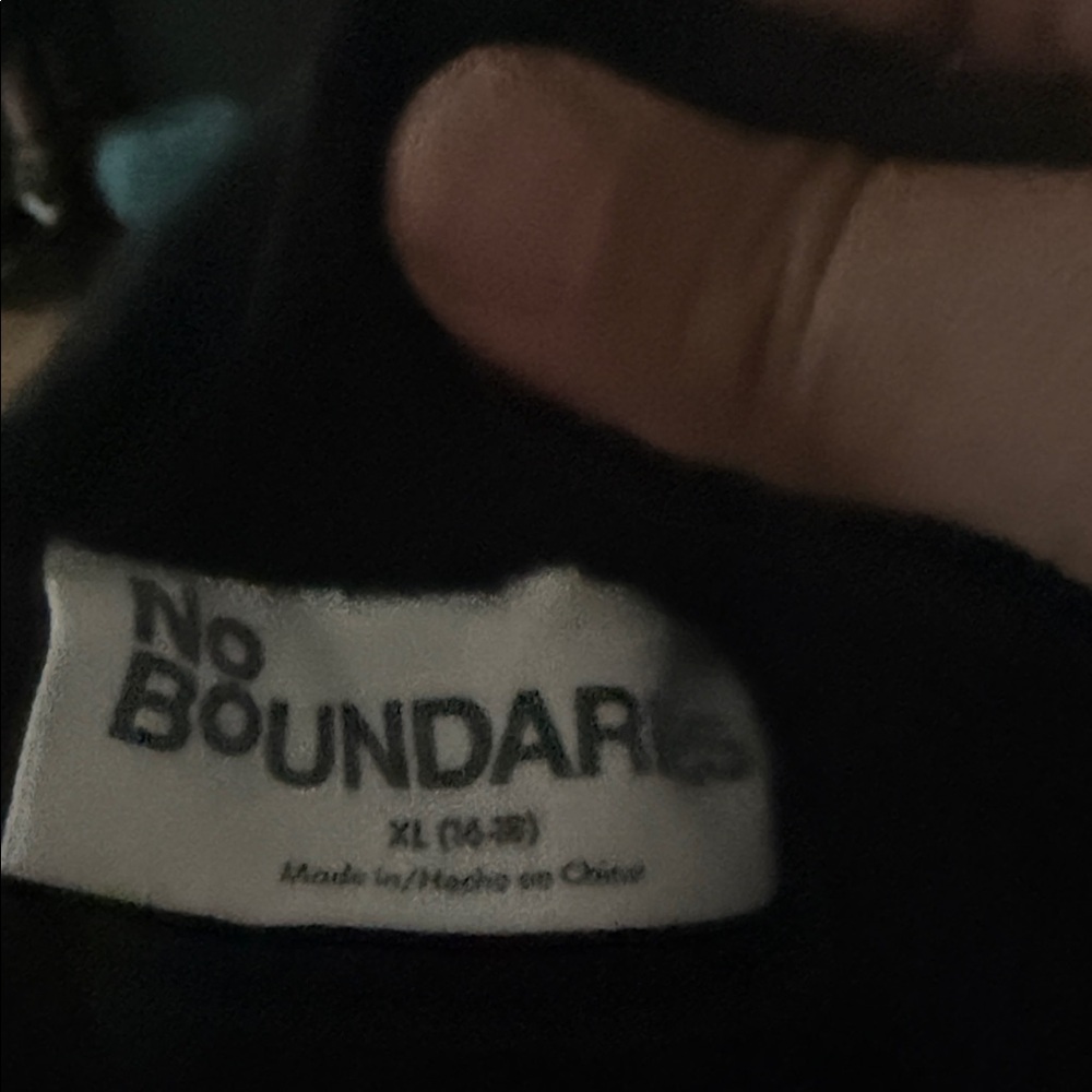 “No Tag” Brand New Woman’s Skirt has Split in the Middle & Side Pockets Size XL! - Picture 3 of 3